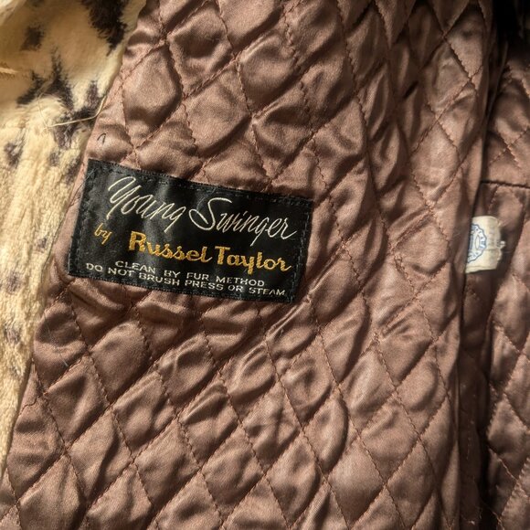 Vintage 70s Fit and Flare Mid Length Faux Fur Leopard Print Coat, Size 6 - Picture 6 of 13